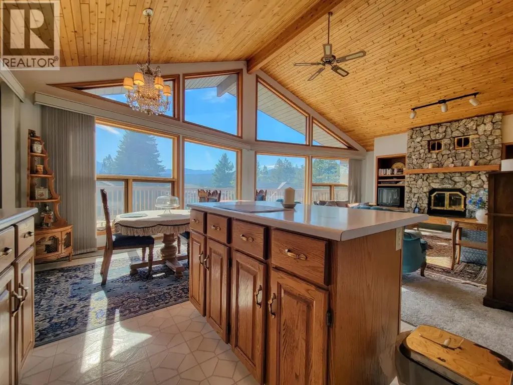 7326 Glacier Drive, Radium Hot Springs